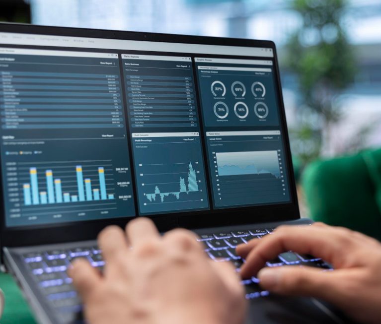 CRM как выглядит: интерфейс и структура системы