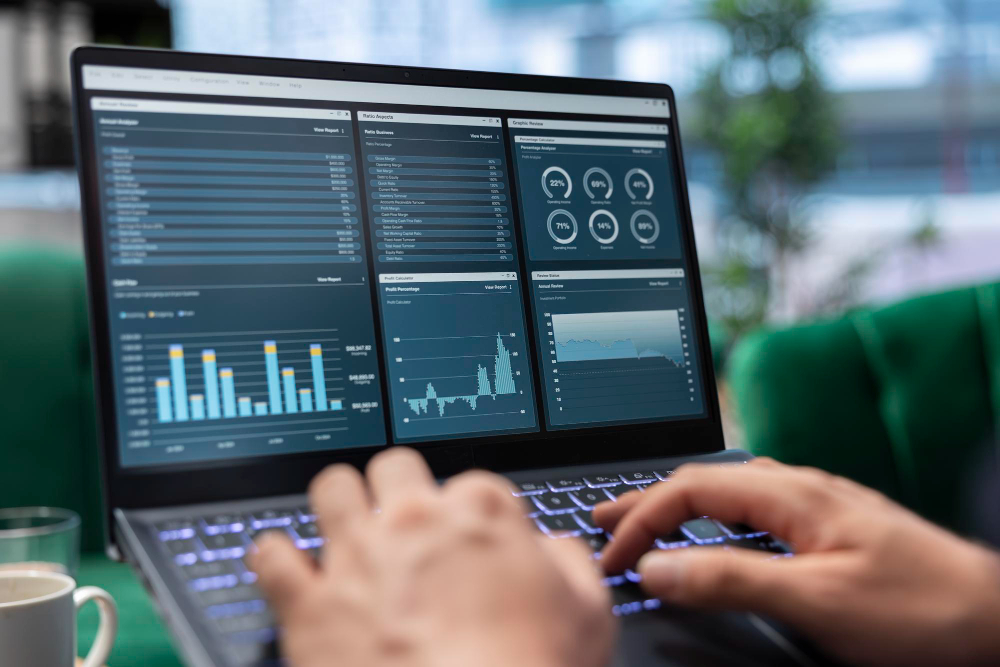 CRM как выглядит: интерфейс и структура системы